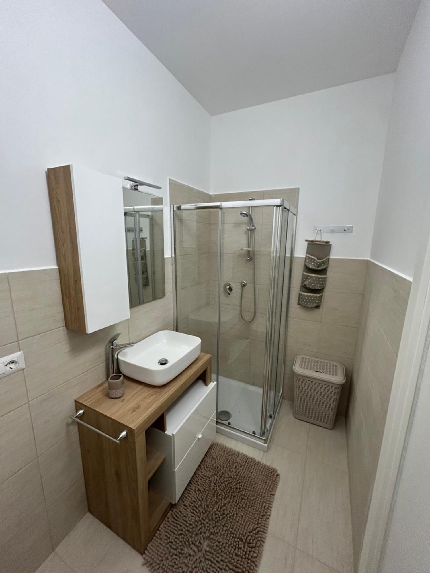 Fly & Stay Apartments فيوميتشينو المظهر الخارجي الصورة